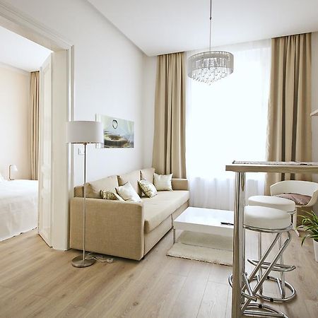 Luxury Center Apt. Charles Bridge Walking Distance Praga Exterior foto
