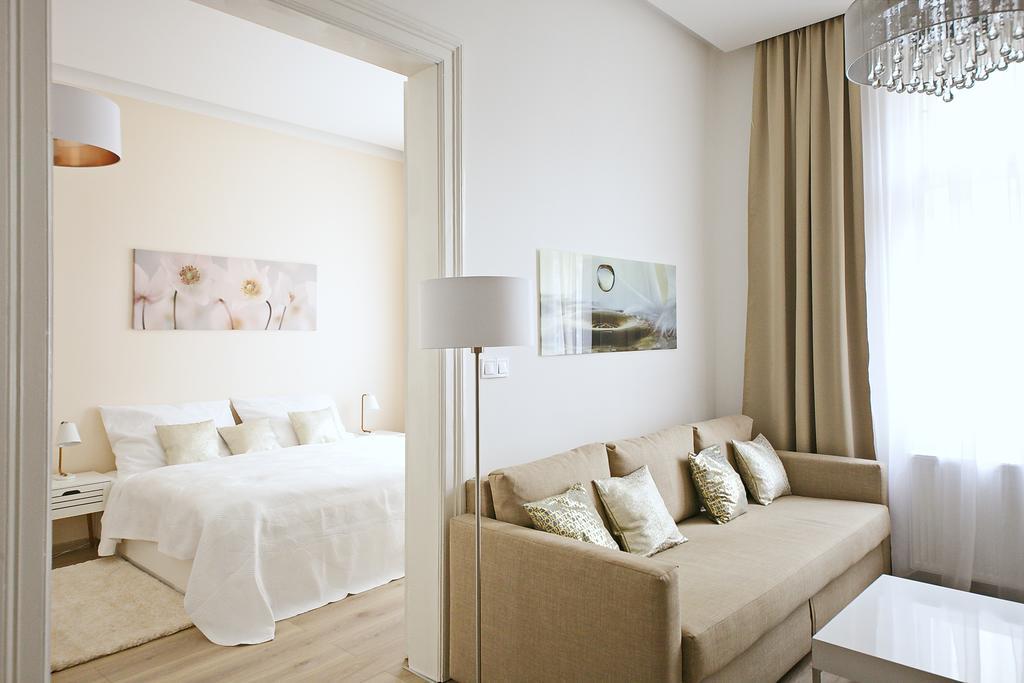 Luxury Center Apt. Charles Bridge Walking Distance Praga Exterior foto